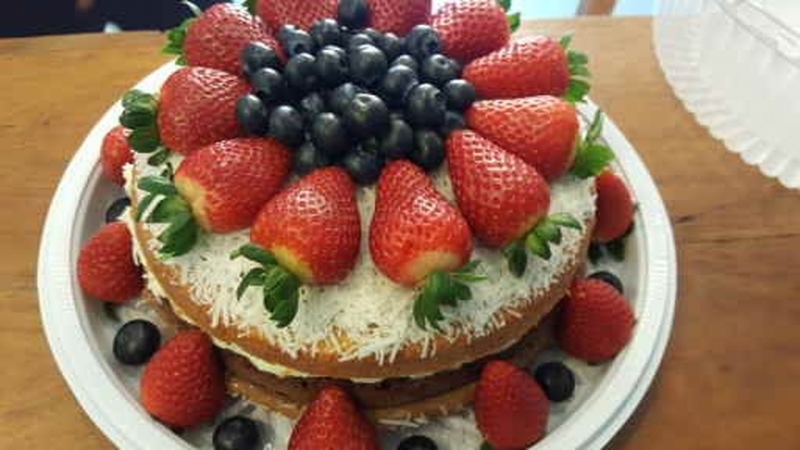 Confeitaria de Naked Cake de Coco Perdizes - Naked Cake com Frutas