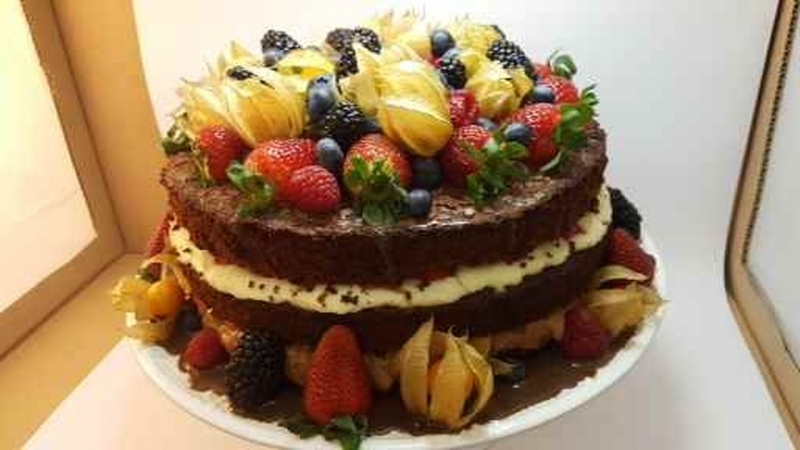 Naked Cake de Chocolate Itaim Bibi - Confeitaria de Naked Cake