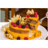 naked cake com morangos Jardim Guedala